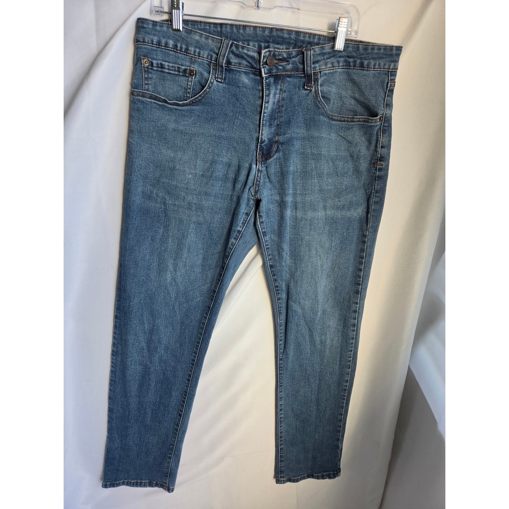 IZOD Straight Jeans Mens  Blue Medium Wash Straight Mid Rise